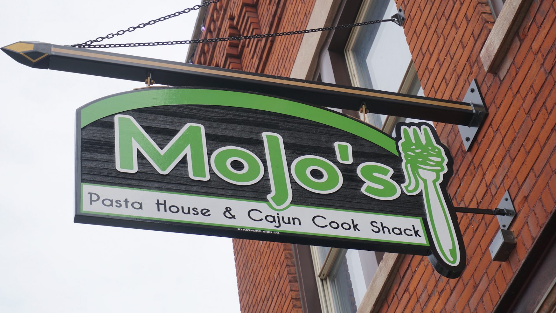 Mojo’s Pasta House and Cajun Cook Shack: Mojo's outdoor sign